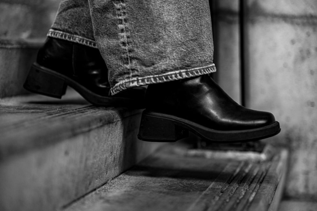 découvrez notre collection tendance de bottines pour femme, alliant style et confort pour toutes les occasions.