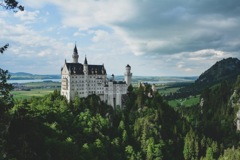 découvrez l'allemagne, un pays riche en histoire, culture et paysages variés, offrant des villes dynamiques, des châteaux impressionnants et une cuisine savoureuse.