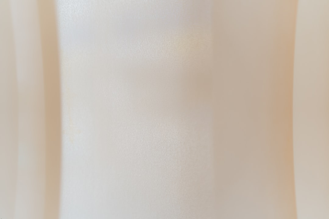 découvrez la nuance élégante et chaleureuse du beige, une couleur douce et intemporelle qui s'adapte à tous les styles et ambiances.