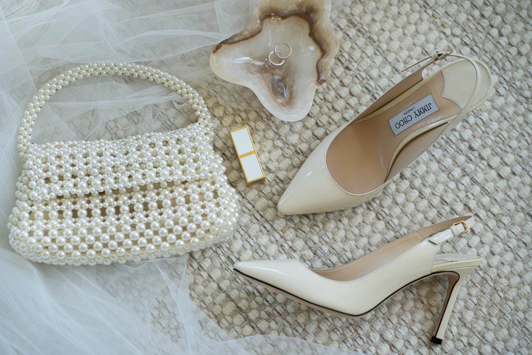 découvrez notre collection de chaussures élégantes alliant style et confort pour toutes les occasions.