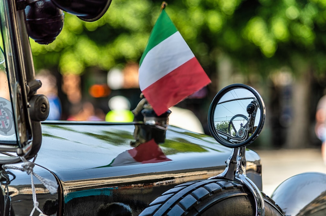 découvrez tout sur le chanteur italien : biographie, carrière, succès et actualités du célèbre artiste italien.