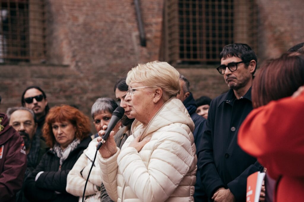 découvrez les talents et les chansons des chanteurs italiens les plus célèbres, alliant passion et mélodie pour une expérience musicale unique.