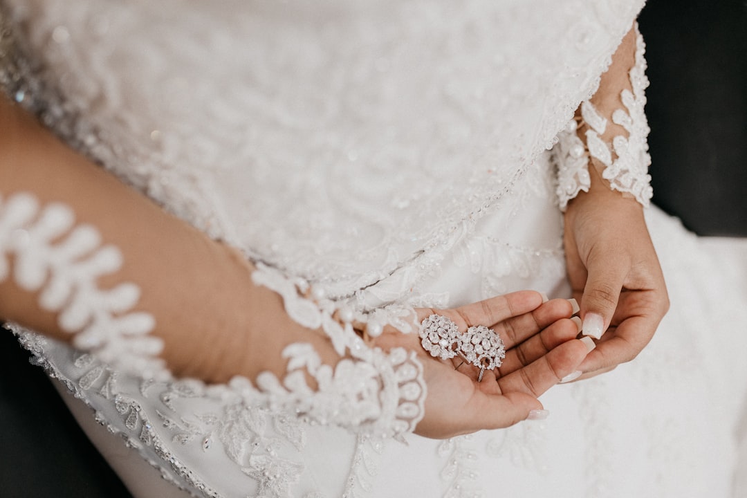 découvrez nos options de paiement flexibles pour votre robe de mariée, afin de réaliser votre rêve en toute sérénité.