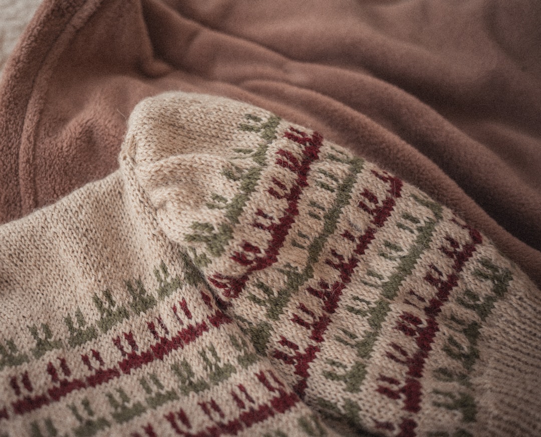 découvrez comment étirer un pull en laine facilement et conserver sa forme pour un confort optimal.
