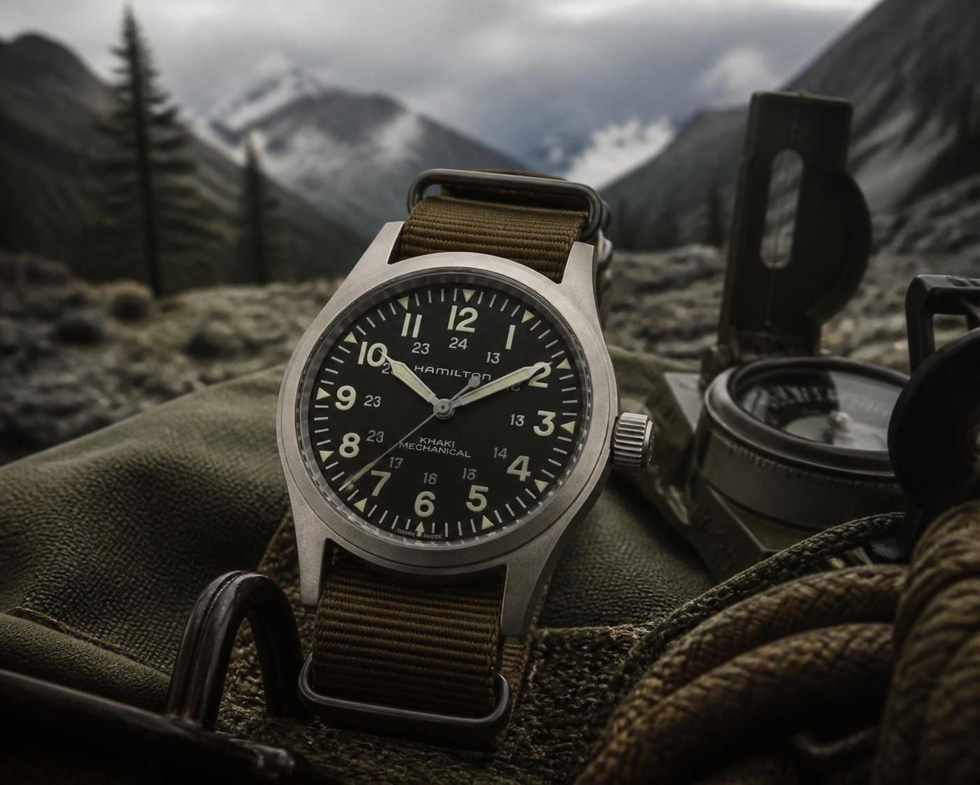 découvrez la montre hamilton khaki, l'icône horlogère emblématique qui allie style militaire et précision suisse, parfaite pour les amateurs de montres robustes et élégantes.