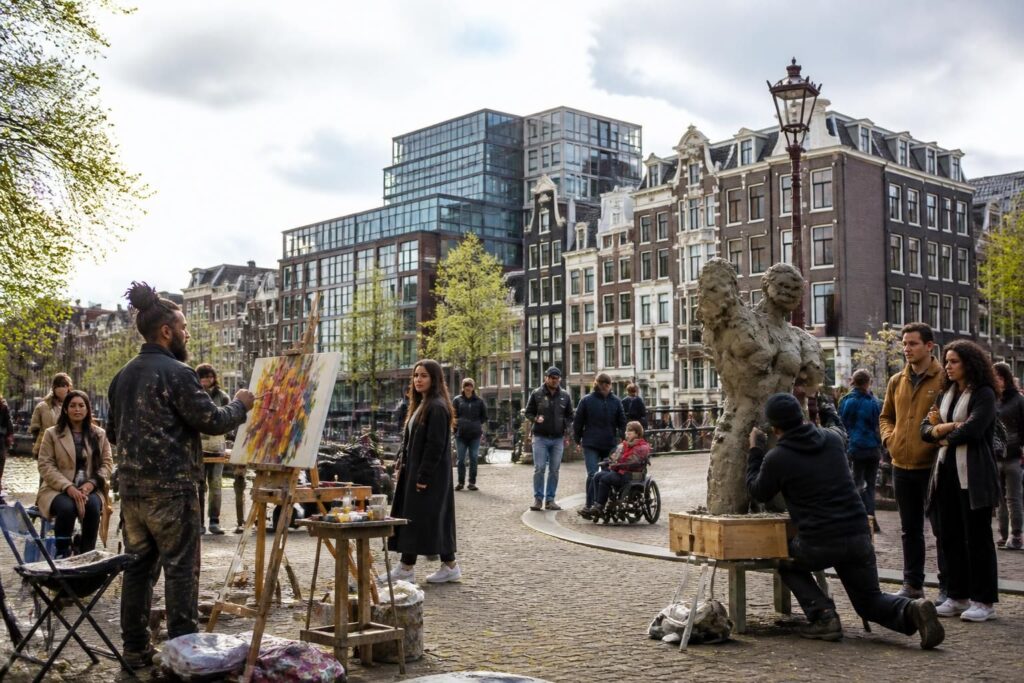 découvrez algemeen dagblad magazine, une revue néerlandaise qui offre un regard unique sur l'art contemporain et les enjeux de la société moderne.